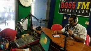 DISEMINASI INFORMASI P4GN MELALUI RADIO LOKAL/ DAERAH BOSS FM TRENGGALEK