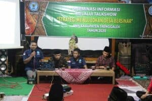 BNNK TRENGGALEK ADAKAN DISEMINASI INFORMASI P4GN MELALUI TALKSHOW DI DESA WATULIMO