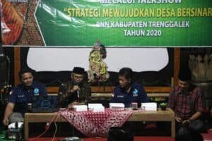 BNNK TRENGGALEK ADAKAN DISEMINASI INFORMASI P4GN MELALUI TALKSHOW DI DESA WATULIMO