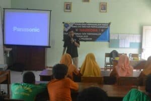 BERSAMA STIT SUNAN GIRI TRENGGALEK-Sosialisasi Bahaya Narkoba di MI Pudji Hardjo dan SDN 2 Prambon