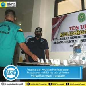 Screening Tes Urin bagi Pegawai di Kantor Pengadilan Negeri Trenggalek