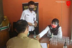 Tes Urin Narkoba kepada Pegawai Kesbangpol Kabupaten Trenggalek