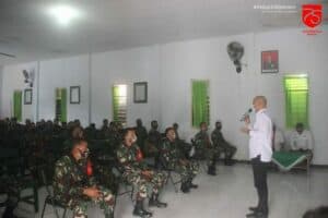 KODIM 0806 Trenggalek Terus Mendukung Program P4GN Melalui Kegiatan Penyuluhan dan Tes Urin Narkoba Terhadap Anggotanya