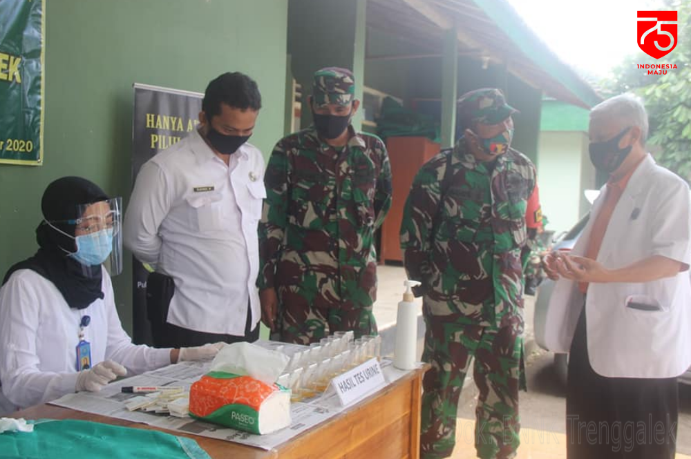KODIM 0806 Trenggalek Terus Mendukung Program P4GN Melalui Kegiatan Penyuluhan dan Tes Urin Narkoba Terhadap Anggotanya