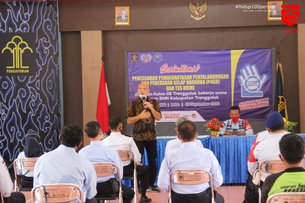 Sosialisasi Narkoba bagi Petugas dan Warga Binaan Rumah Tahanan Negara Kelas II B Trenggalek Sosialisasi Narkoba bagi Petugas dan Warga Binaan Rumah Tahanan Negara Kelas II B Trenggalek