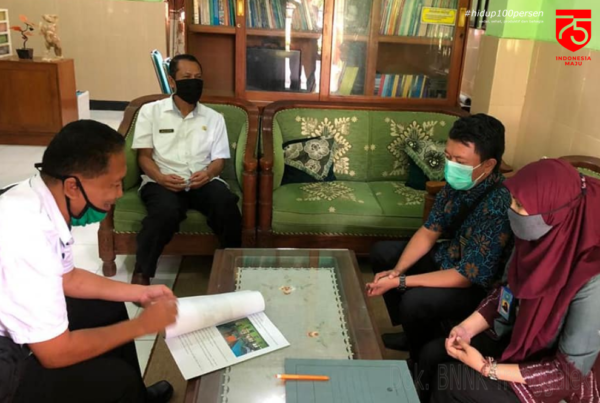 Monitoring Program Pemberdayaan Masyarakat di SMPN 1 Trenggalek