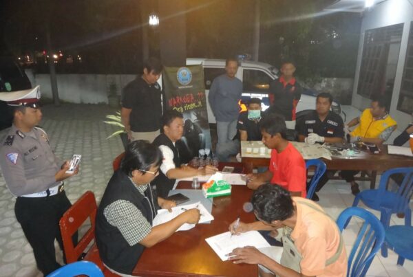 Tes Urin bagi Pengemudi Kendaraan AKDP/AKAP dalam Operasi Gabungan Bersama Polres Trenggalek
