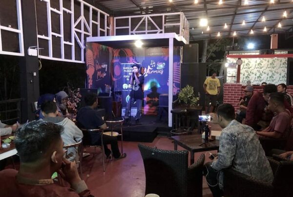 Kampanye Stop Narkoba dengan menggandeng Komunitas Stand Up Comedy dan Komunitas Literasi Trenggalek Kampanye Stop Narkoba dengan menggandeng Komunitas Stand Up Comedy dan Komunitas Literasi Trenggalek