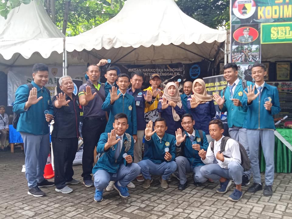 KAMPANYE STOP NARKOBA DI AJANG TRENGGALEK EDUCATION FAIR 2020 KAMPANYE STOP NARKOBA DI AJANG TRENGGALEK EDUCATION FAIR 2020