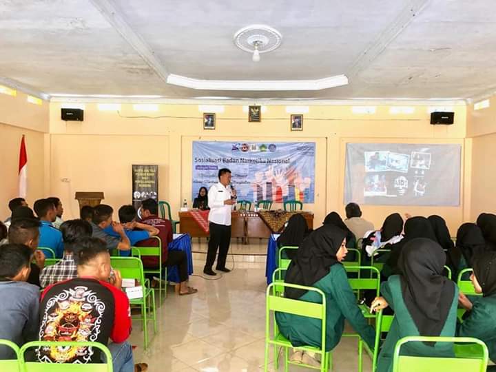 Sosialisasi Bahaya Narkoba kepada remaja yang ada di Desa Kembangan, Kecamatan Pule Sosialisasi Bahaya Narkoba kepada remaja yang ada di Desa Kembangan, Kecamatan Pule