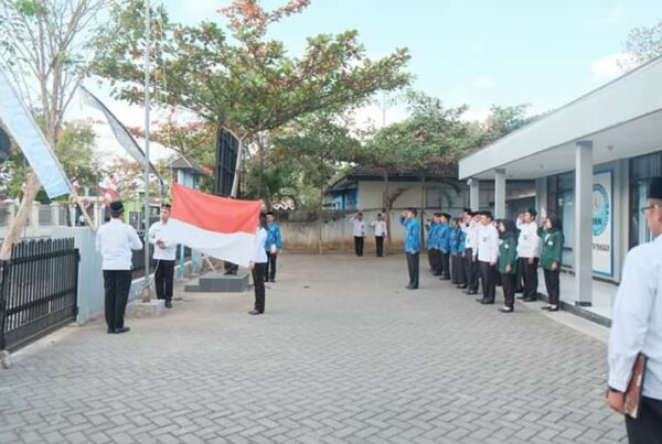Pelaksanaan Upacara Peringatan HUT RI Ke-74 di lingkungan kantor Badan Narkotika Nasional Kabupaten Trenggalek