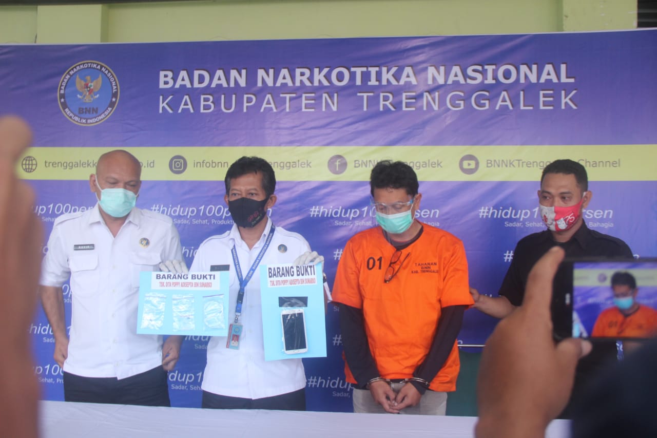 Nyabu, sopir bus asal Kediri di tangkap BNNK Trenggalek Nyabu, sopir bus asal Kediri di tangkap BNNK Trenggalek