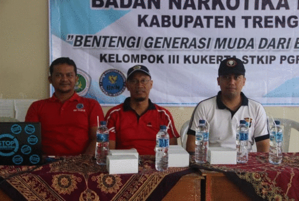 Sosialisasi dan Seminar Bahaya Narkoba Mahasiswa Kukerta STKIP PGRI Trenggalek