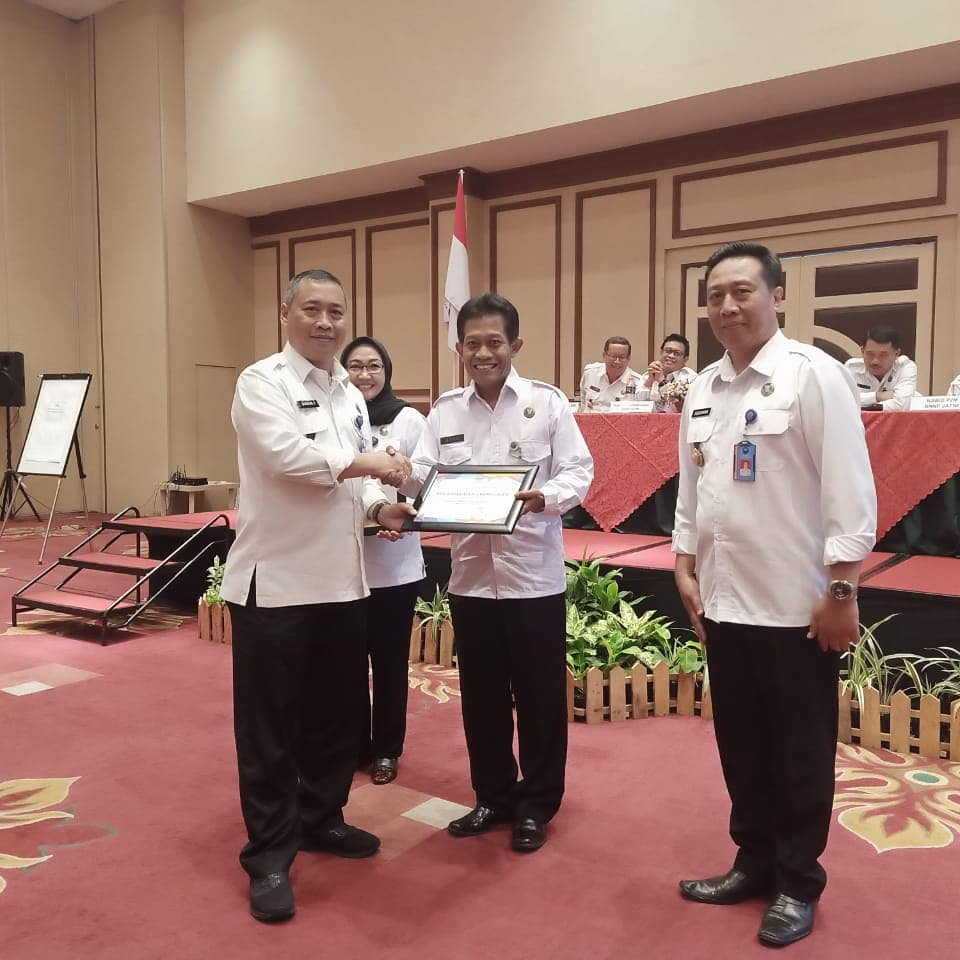BNNK Trenggalek menerima Pengharggan Ke-2 Satker BNN Wilayah Provinsi Jawa Timur paling Aktif Publikasi Kegiatan P4GN melalui Media Sosial BNNK Trenggalek menerima Pengharggan Ke-2 Satker BNN Wilayah Provinsi Jawa Timur paling Aktif Publikasi Kegiatan P4GN melalui Media Sosial