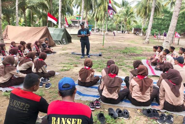 PEMBEKALAN P4GN PADA KEGIATAN KEMAH BHAKTI GABUNGAN DEWAN PENGGALANG SMPN 1 WATULIMO PEMBEKALAN P4GN PADA KEGIATAN KEMAH BHAKTI GABUNGAN DEWAN PENGGALANG SMPN 1 WATULIMO