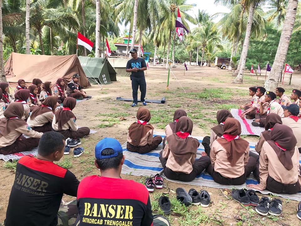 PEMBEKALAN P4GN PADA KEGIATAN KEMAH BHAKTI GABUNGAN DEWAN PENGGALANG SMPN 1 WATULIMO PEMBEKALAN P4GN PADA KEGIATAN KEMAH BHAKTI GABUNGAN DEWAN PENGGALANG SMPN 1 WATULIMO