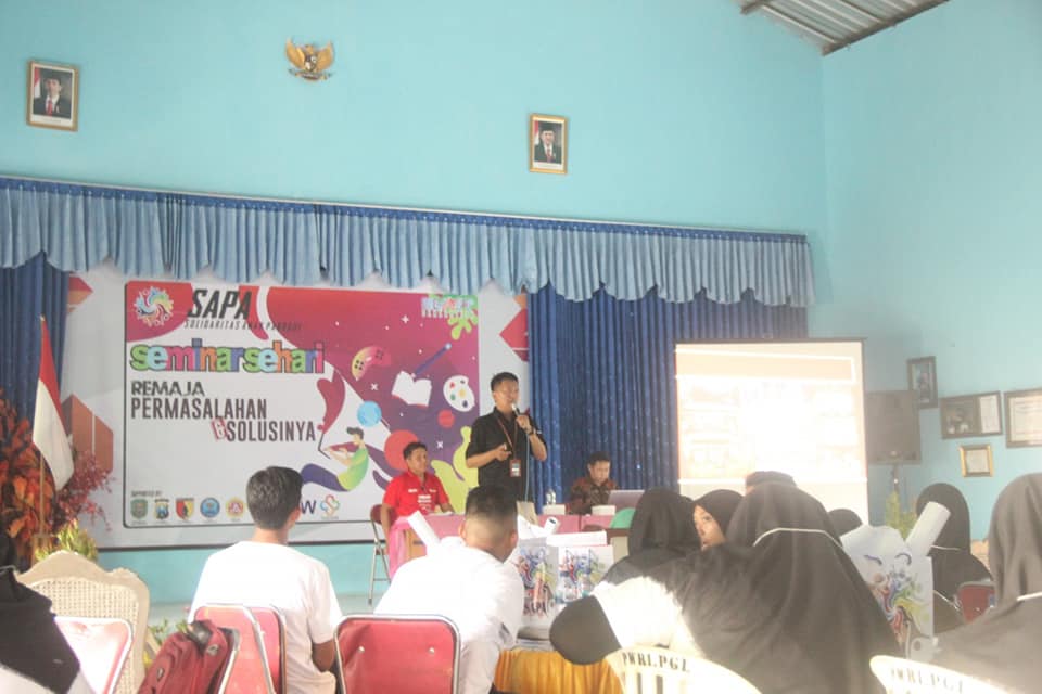 SOSIALISASI BAHAYA PENYALAHGUNAAN NARKOBA PADA KEGIATAN SEMINAR SEHARI PERMASALAHAN REMAJA BERSAMA "SAPA" PANGGUL SOSIALISASI BAHAYA PENYALAHGUNAAN NARKOBA PADA KEGIATAN SEMINAR SEHARI PERMASALAHAN REMAJA BERSAMA "SAPA" PANGGUL