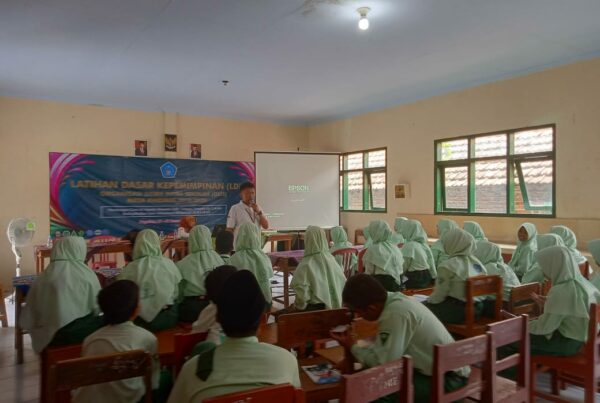 SOSILAISASI BAHAYA NARKOBA DI MTs ASSYFI'IYAH POGALAN