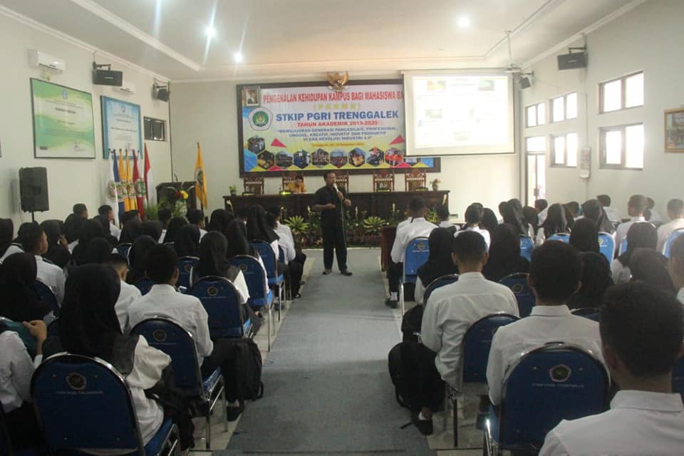 Sosialisasi Bahaya Narkoba Pada Kegiatan Pengenalan Kehidupan Kampus Bagi Mahasiswa Baru (PKKMB) STKIP PGRI Trenggalek Sosialisasi Bahaya Narkoba Pada Kegiatan Pengenalan Kehidupan Kampus Bagi Mahasiswa Baru (PKKMB) STKIP PGRI Trenggalek
