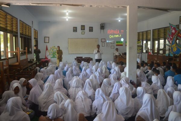 Sosialisasi Bahaya Narkoba pada Kegiatan TMMD ke-105 di SMAN 1 Bendungan