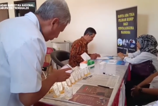 Screening Tes Urin Narkoba Pejabat Ekselon dan Pengawas SPM di lingkup Disdikpora Kabupaten Trenggalek Screening Tes Urin Narkoba Pejabat Ekselon dan Pengawas SPM di lingkup Disdikpora Kabupaten Trenggalek