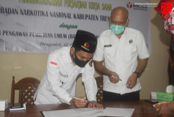 Penandatangannan Perjanjian Kerjasama P4GN dengan Bawaslu Kabupaten Trenggalek