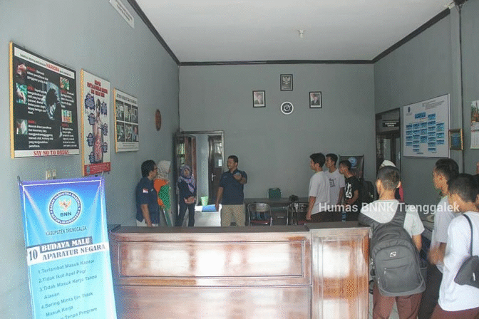 Pembuatan Video Pesan Layanan Masyarakat BNNK Trenggalek melalui Seksi Pencegahan dan Pemberdayaan Masyarakat bersinergi dengan Satgas Anti Narkoba Sekolah SMKN 2 Trenggalek