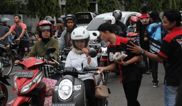 Bagi Takjil dan Kampanye Stop Narkoba Bersama SJJT dan Club-club Motor Trenggalek