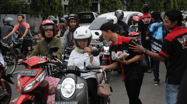 Bagi Takjil dan Kampanye Stop Narkoba Bersama SJJT dan Club-club Motor Trenggalek Bagi Takjil dan Kampanye Stop Narkoba Bersama SJJT dan Club-club Motor Trenggalek
