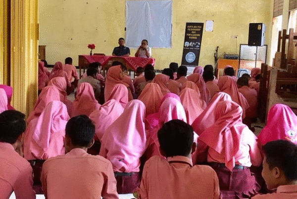Sosialisasi Bahaya Narkoba dan Hypno Motivasi Kepada Siswa-Siswi SMAN 1 Panggul