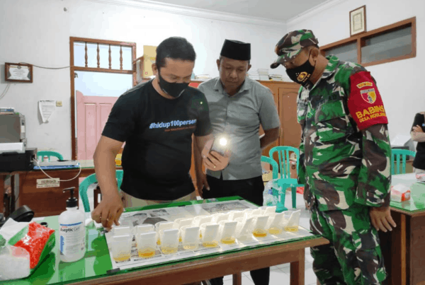 Deteksi Dini Penyalahgunaan Narkoba, BNNK Trenggalek Laksanakan Tes Urin di Desa Ngulankulon, Pogalan