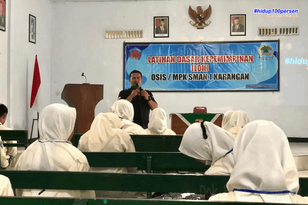Sosialisasi Bahaya Narkoba pada Kegiatan Latihan Dasar Kepemimpinan OSIS dan MPK dari SMAN 1 Karangan