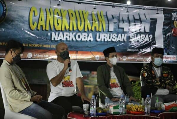 USUNG BAHASAN “NARKOBA URUSAN SIAPA? ” BNNK TRENGGALEK GELAR “CANGKRUKAN” P4GN BARENG WABUP SYAH, PEMUDA ANSOR DAN MUHAMMADIYAH