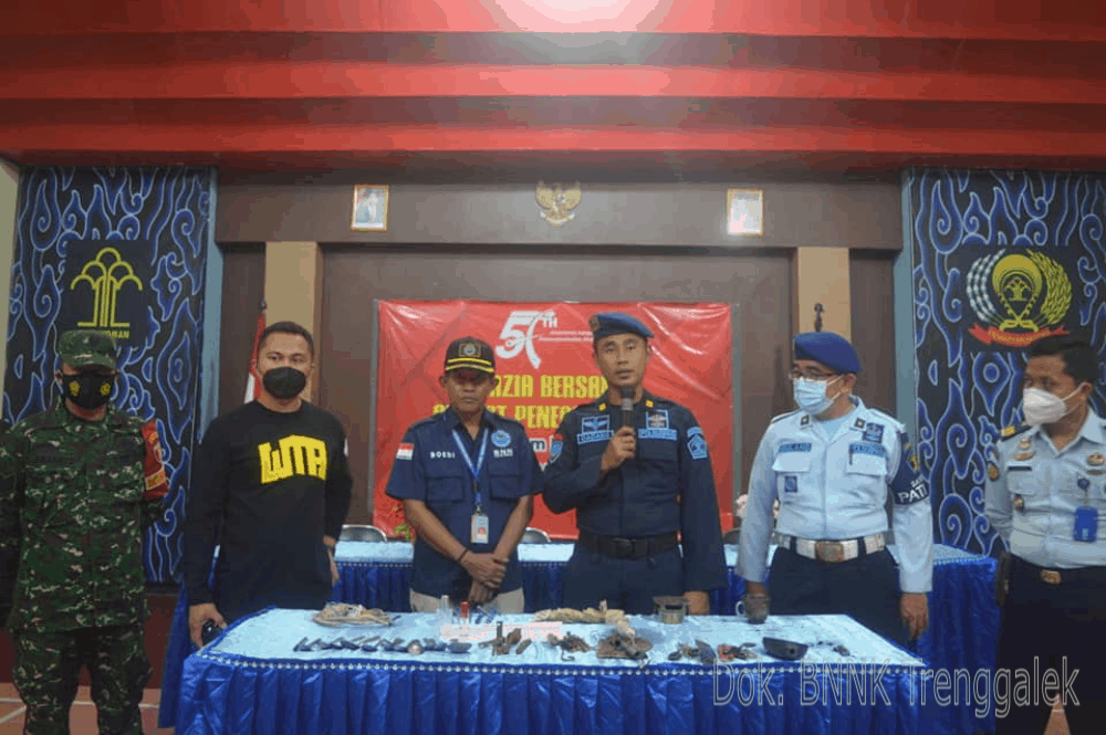 BNNK Trenggalek Razia Rutan Bersama Aparat Penegak Hukum BNNK TRENGGALEK RAZIA RUTAN BERSAMA APARAT PENEGAK HUKUM