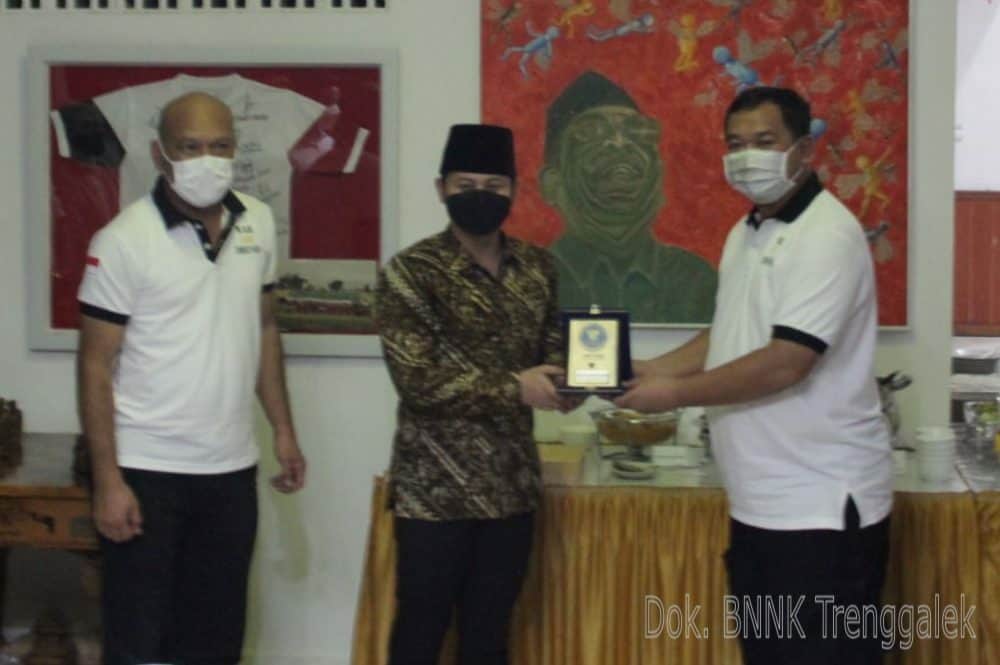 KUNJUNGAN KERJA DI TRENGGALEK, KEPALA BNNP JATIM BERSILATURAHMI DENGAN FORKOPIMDA TRENGGALEK