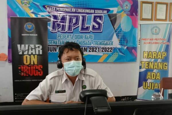 MPLS SMK BRAWIJAYA DURENAN DAN SMAKESWIDA, BNNK TRENGGALEK BERIKAN SOSIALISASI BAHAYA NARKOBA DARING