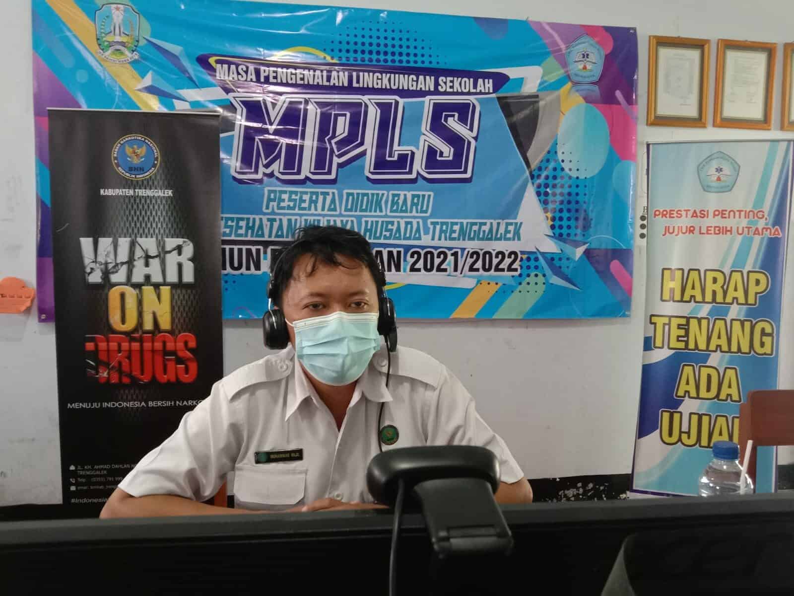 MPLS SMK BRAWIJAYA DURENAN DAN SMAKESWIDA, BNNK TRENGGALEK BERIKAN SOSIALISASI BAHAYA NARKOBA DARING