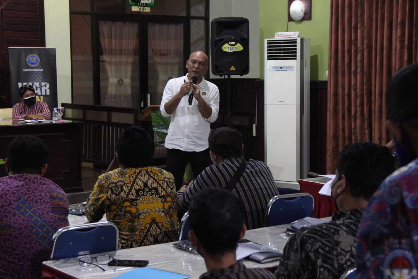 UNDANG PARA KADES, BNNK TRENGGALEK GELAR RAKER PROGRAM DAYAMAS ANTI NARKOBA DI LINGKUNGAN MASYARAKAT