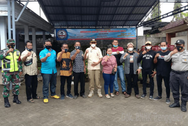 BNNK TRENGGALEK APRESIASI ADANYA KOMUNITAS BONSAI LANTANA TRENGGALEK