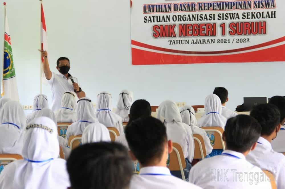 BNNK TRENGGALEK EDUKASI P4GN PADA KEGIATAN LDKS SMKN 1 SURUH