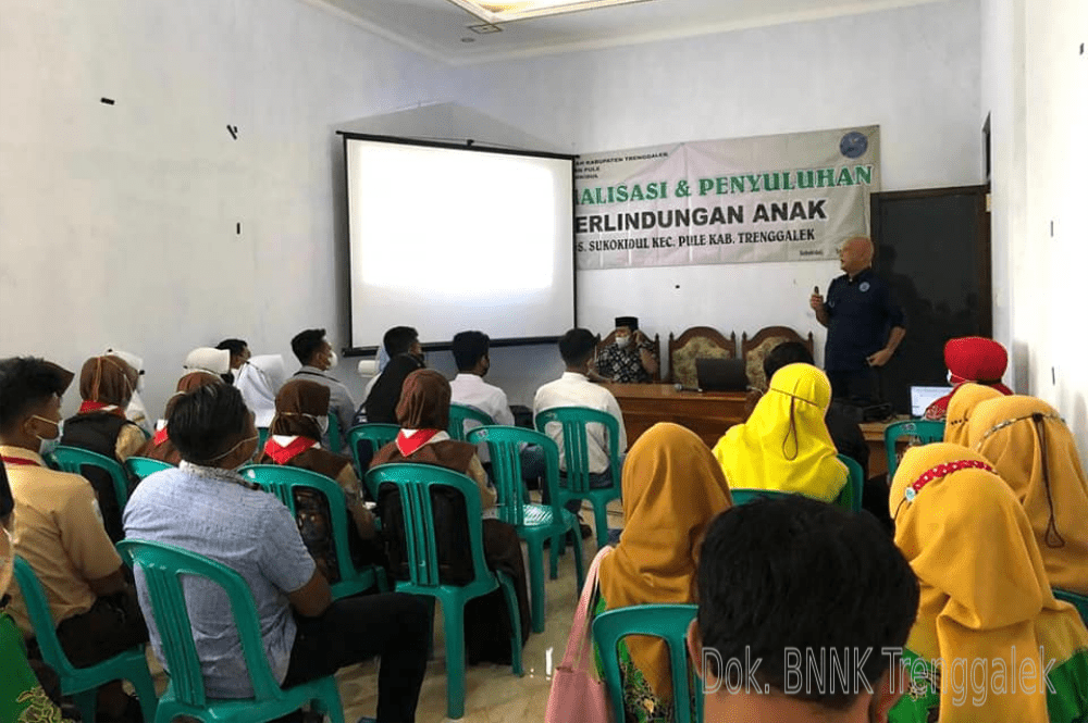 PENYULUHAN NARKOBA PADA MASYARAKAT DESA SUKOKIDUL, PULE