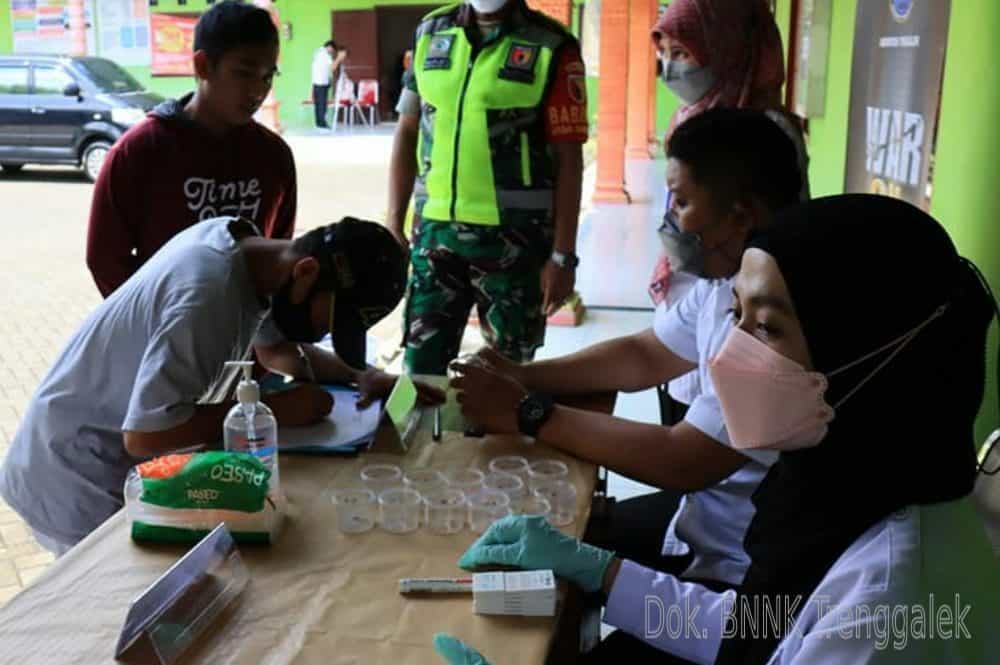 SOSIALISASI DESA BERSINAR DI DESA DAWUHAN TRENGGALEK SOSIALISASI DESA BERSINAR DI DESA DAWUHAN TRENGGALEK