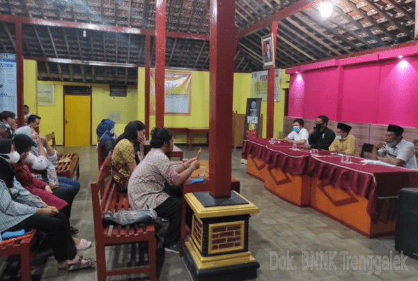 PELAKSANAAN PEMBINAAN SATGAS ANTI NARKOBA DESA DAN PENGISIAN SURVEI “IKOTAN” DI DESA PANDEAN