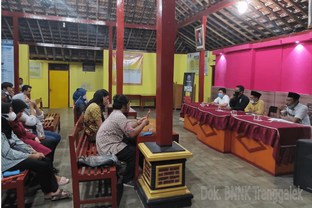 PELAKSANAAN PEMBINAAN SATGAS ANTI NARKOBA DESA DAN PENGISIAN SURVEI “IKOTAN” DI DESA PANDEAN