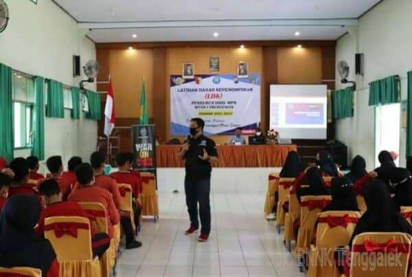BNNK TRENGGALEK BEKALI ANGGOTA OSIS DAN MPK MTSN 1 TRENGGALEK MATERI P4GN