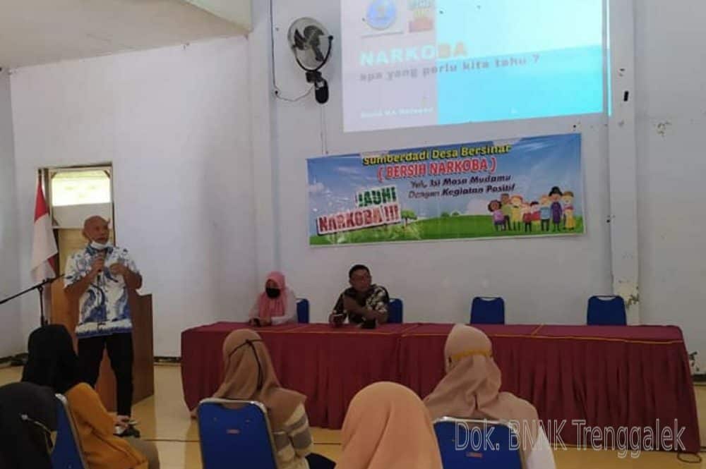 BNNK TRENGGALEK BERI SOSIALISASI DESA BERSINAR PADA MASYARAKAT DESA SUMBERDADI, TRENGGALEK