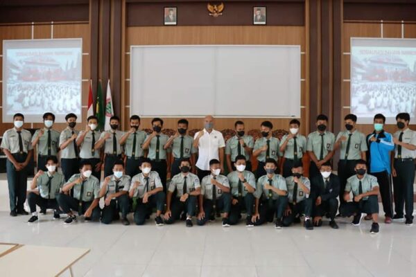 WUJUDKAN LINGKUNGAN PENDIDIKAN BERSIH NARKOBA, BNNK TRENGGALEK ADAKAN SCREENING TES URIN BAGI PELAJAR DI SMKN 1 TRENGGALEK