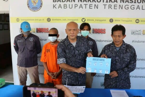 BNNK TRENGGALEK TANGKAP KURIR DAN PENGEDAR SABU ANTAR KOTA
