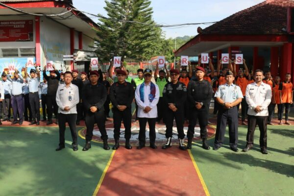 PLT. KEPALA BNNK TRENGGALEK PIMPIN APEL P4GN DI RUTAN KELAS II B TRENGGALEK