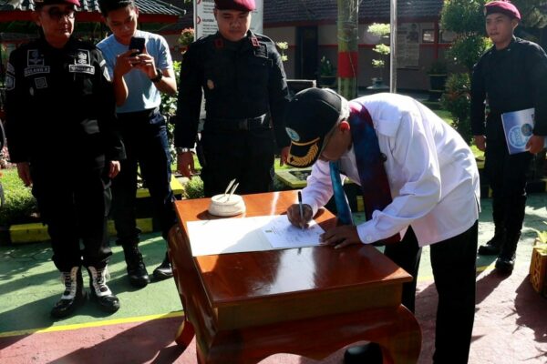 PLT. KEPALA BNNK TRENGGALEK PIMPIN APEL P4GN DI RUTAN KELAS II B TRENGGALEK